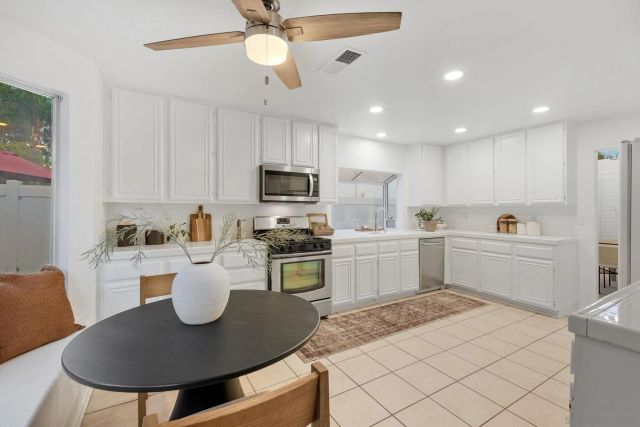 4560 Avenida Privado, Oceanside, CA 92057