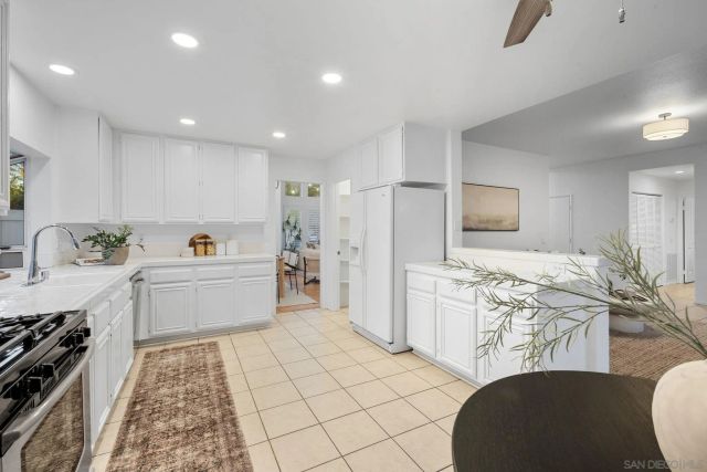 4560 Avenida Privado, Oceanside, CA 92057