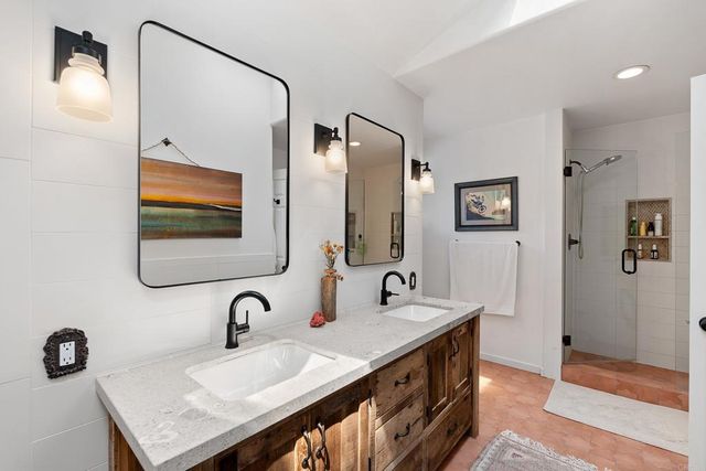 808 Palaro Drive, Encinitas, CA 92024