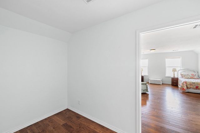 660 Pendergraft Road, Noel, MO 64854