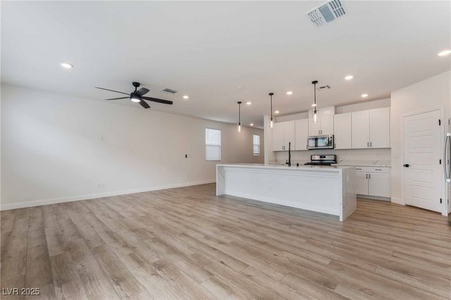 10613 Adobe Ranch Street, Las Vegas, NV 89141