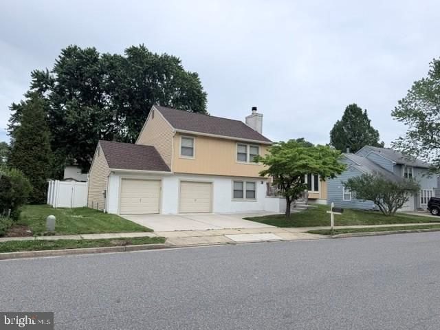31 GARDENIA DR, Mount Laurel, NJ 08054