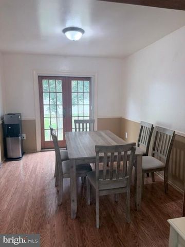 31 GARDENIA DR, Mount Laurel, NJ 08054