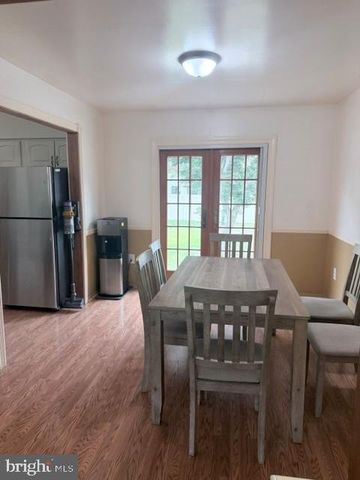 31 GARDENIA DR, Mount Laurel, NJ 08054