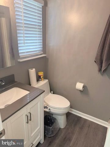 31 GARDENIA DR, Mount Laurel, NJ 08054