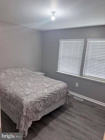 31 GARDENIA DR, Mount Laurel, NJ 08054