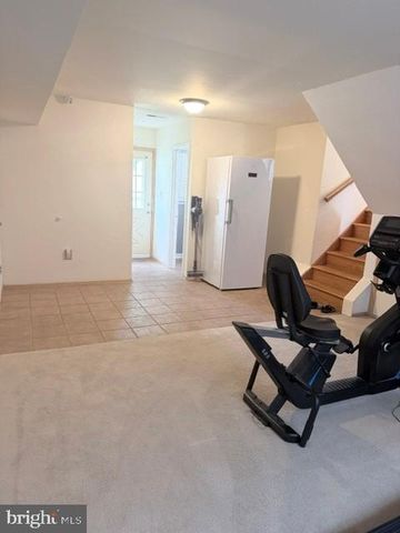 31 GARDENIA DR, Mount Laurel, NJ 08054
