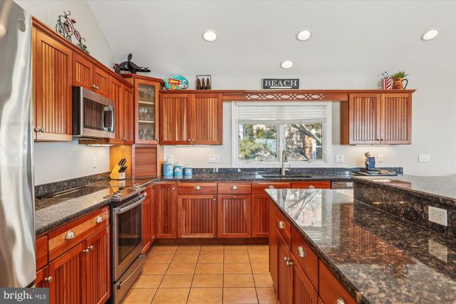 54 S ATLANTIC AVE, Bethany Beach, DE 19930