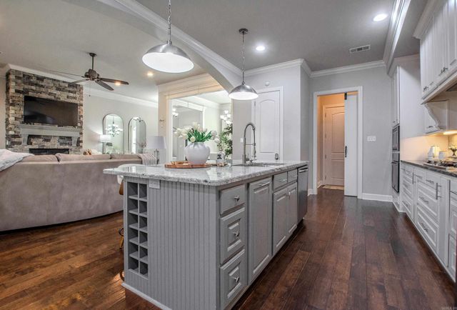 9800 Oak Heights Drive, Sherwood, AR 72120