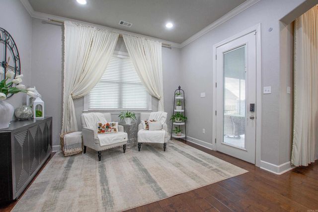 9800 Oak Heights Drive, Sherwood, AR 72120