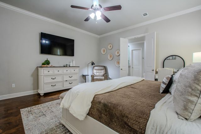 9800 Oak Heights Drive, Sherwood, AR 72120