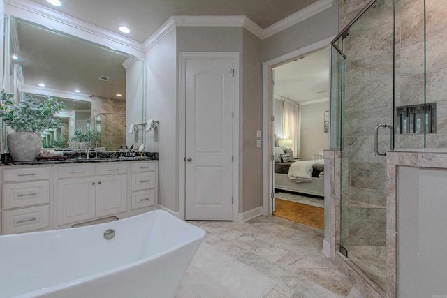 9800 Oak Heights Drive, Sherwood, AR 72120