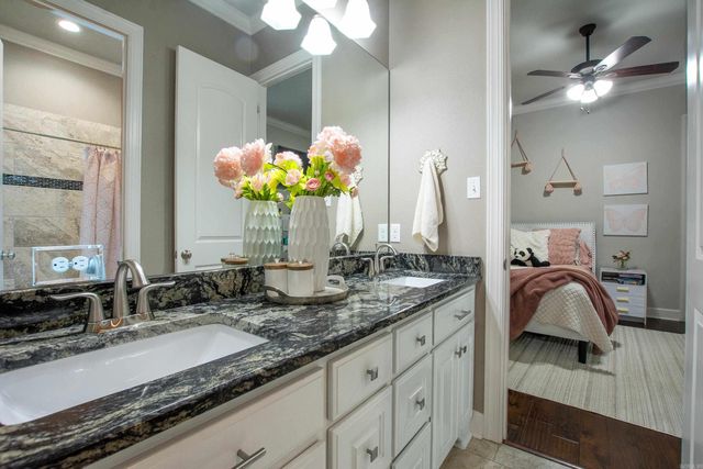 9800 Oak Heights Drive, Sherwood, AR 72120