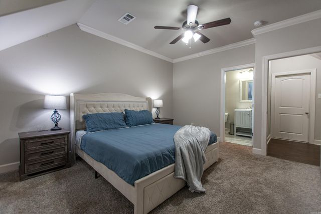 9800 Oak Heights Drive, Sherwood, AR 72120