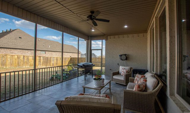 9800 Oak Heights Drive, Sherwood, AR 72120