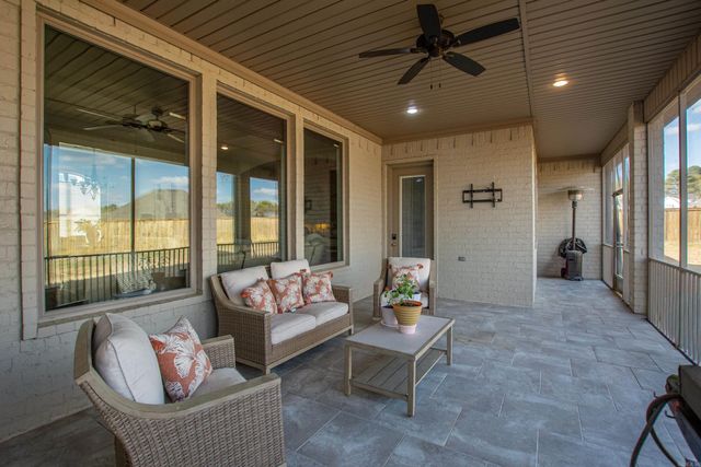 9800 Oak Heights Drive, Sherwood, AR 72120