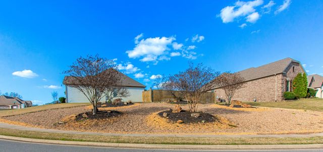 9800 Oak Heights Drive, Sherwood, AR 72120