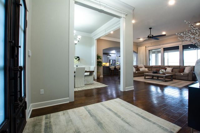 9800 Oak Heights Drive, Sherwood, AR 72120