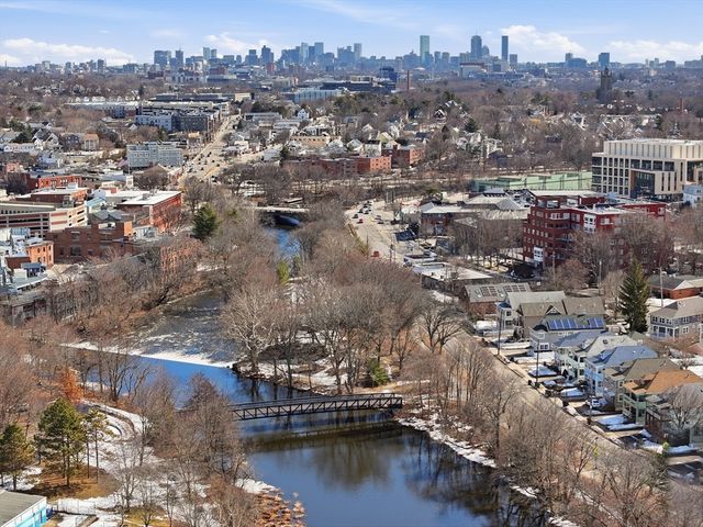 68 Los Angeles PH5, Newton, MA 02458