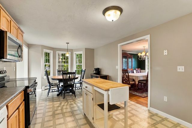 21 Lyons Rd, Dudley, MA 01571