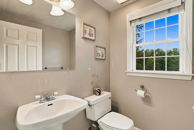 21 Lyons Rd, Dudley, MA 01571