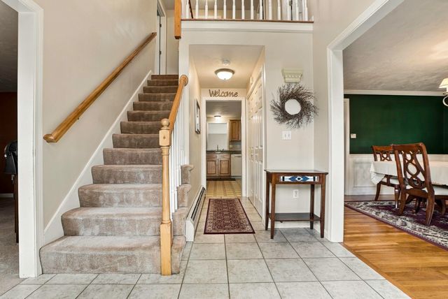 21 Lyons Rd, Dudley, MA 01571