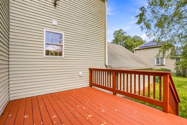 21 Lyons Rd, Dudley, MA 01571