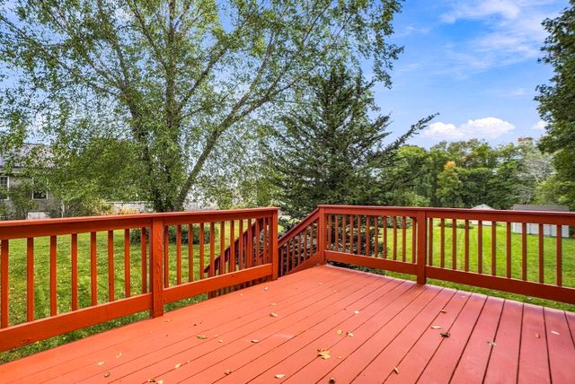 21 Lyons Rd, Dudley, MA 01571