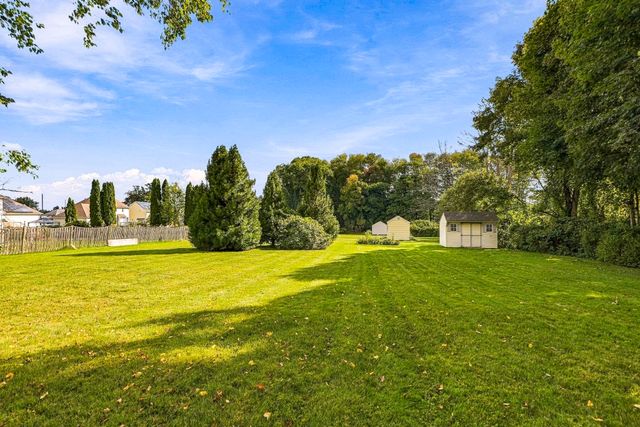21 Lyons Rd, Dudley, MA 01571