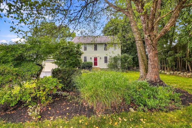 21 Lyons Rd, Dudley, MA 01571