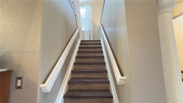 1247 NW 165th Ave, Pembroke Pines, FL 33028