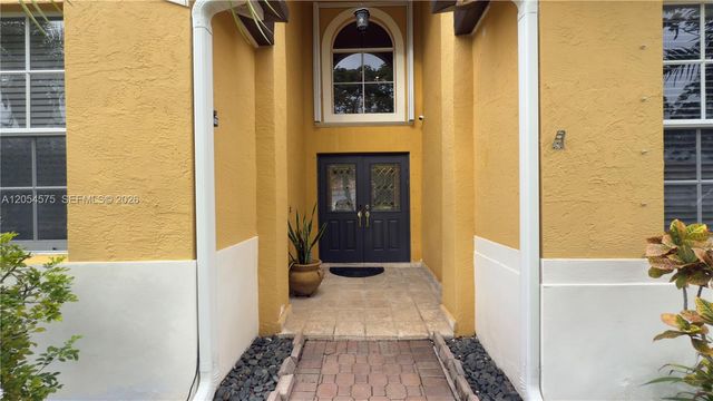1247 NW 165th Ave, Pembroke Pines, FL 33028