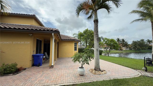 1247 NW 165th Ave, Pembroke Pines, FL 33028