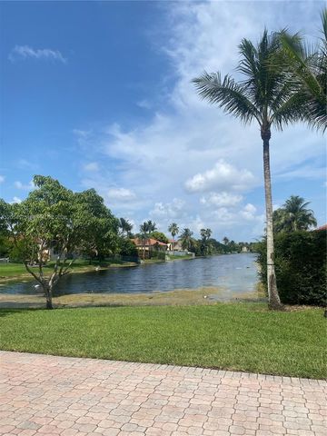 1247 NW 165th Ave, Pembroke Pines, FL 33028