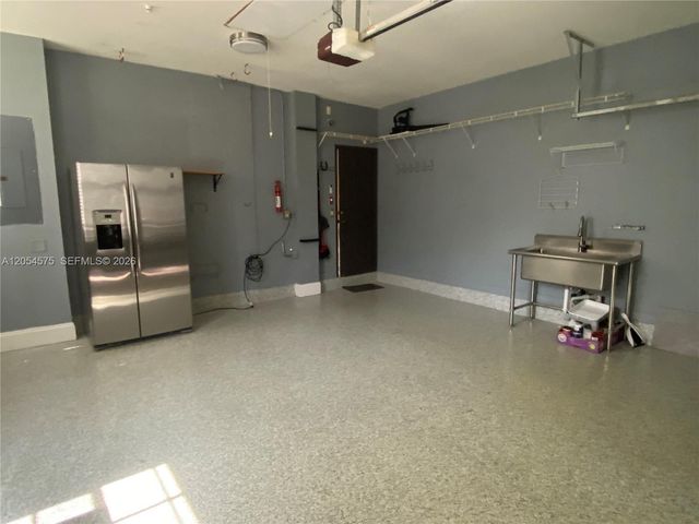 1247 NW 165th Ave, Pembroke Pines, FL 33028