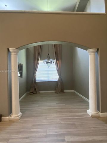 1247 NW 165th Ave, Pembroke Pines, FL 33028