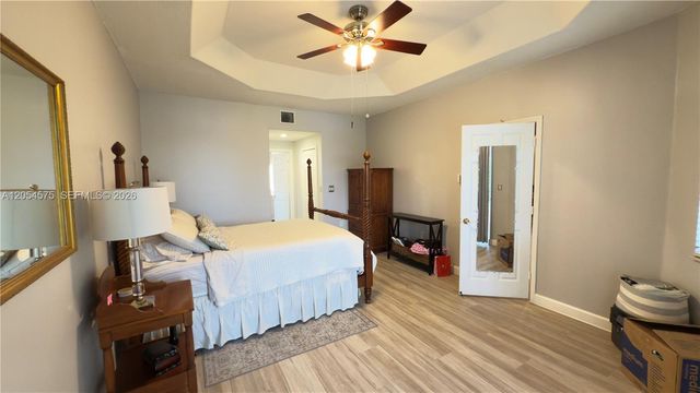 1247 NW 165th Ave, Pembroke Pines, FL 33028