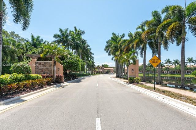 623 SW 146th Ter, Pembroke Pines, FL 33027