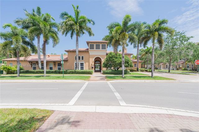 623 SW 146th Ter, Pembroke Pines, FL 33027