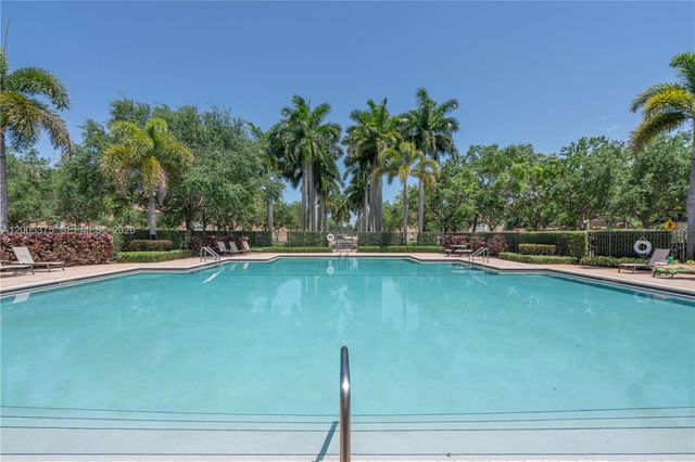 623 SW 146th Ter, Pembroke Pines, FL 33027