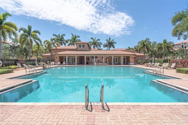 623 SW 146th Ter, Pembroke Pines, FL 33027