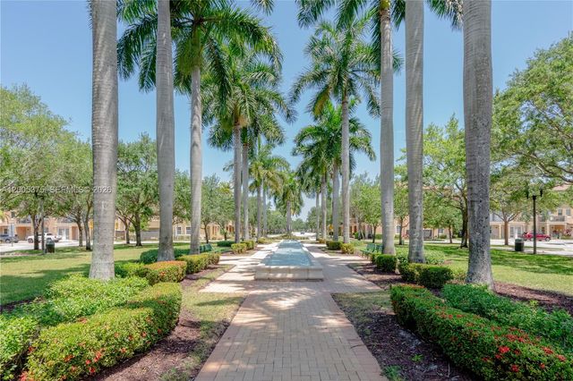 623 SW 146th Ter, Pembroke Pines, FL 33027