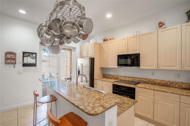 623 SW 146th Ter, Pembroke Pines, FL 33027