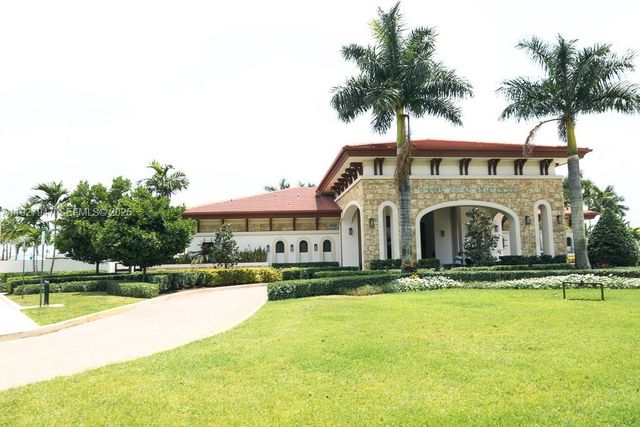 3434 W 104th Ter, Hialeah, FL 33018