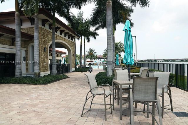 3434 W 104th Ter, Hialeah, FL 33018