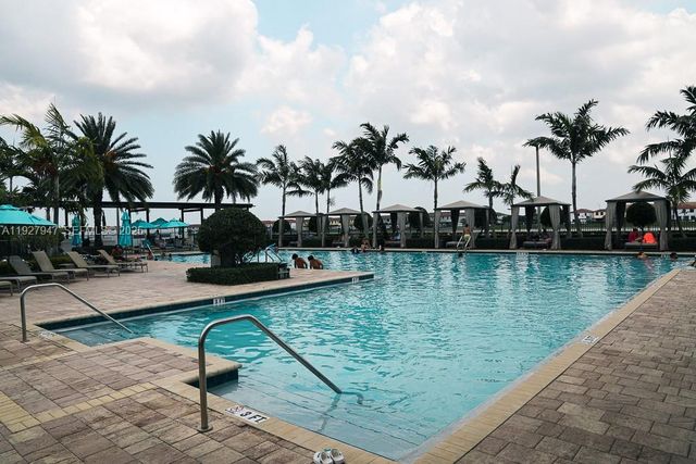 3434 W 104th Ter, Hialeah, FL 33018