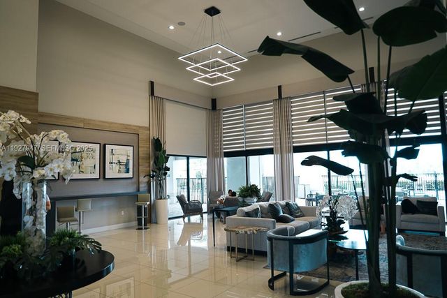 3434 W 104th Ter, Hialeah, FL 33018