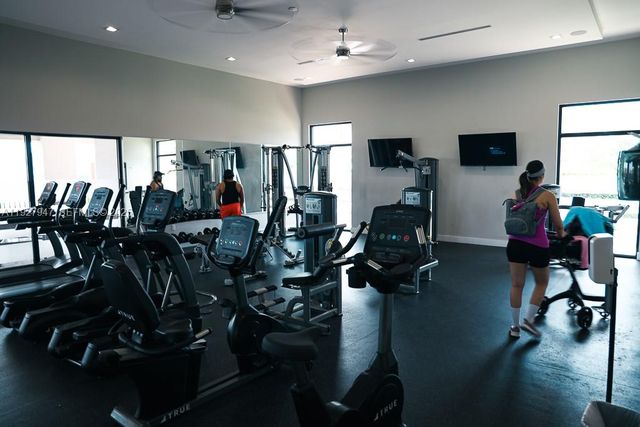 3434 W 104th Ter, Hialeah, FL 33018