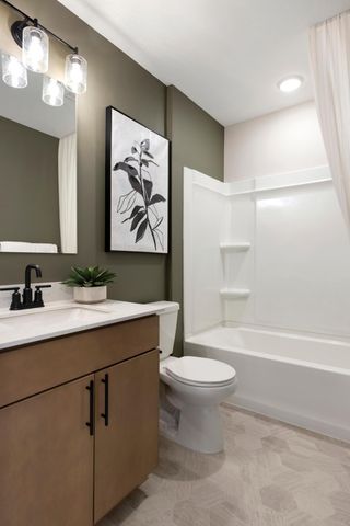 838 Woodlawn Avenue, Saint Paul, MN 55116