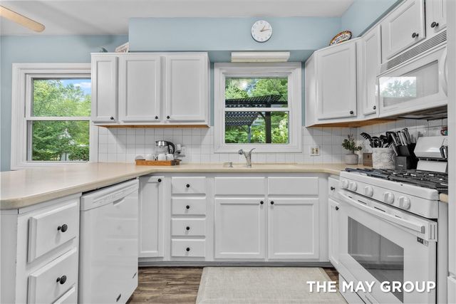 1515 Lancashire Drive, Grand Rapids, MI 49508
